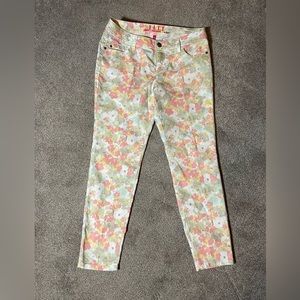 Elle women’s floral jeans. Size 12.